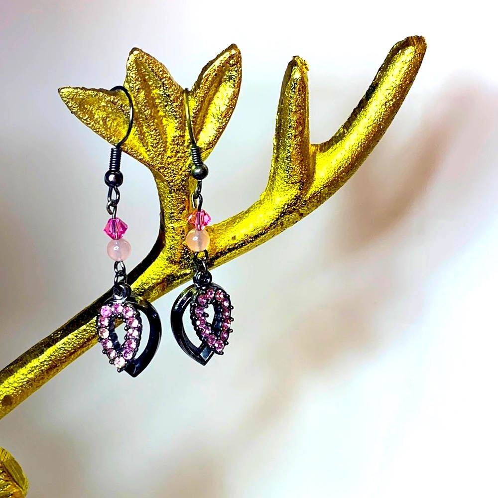 🐱Handmade Swarovski Crystal with vintage CZ leaf shape beads earrings